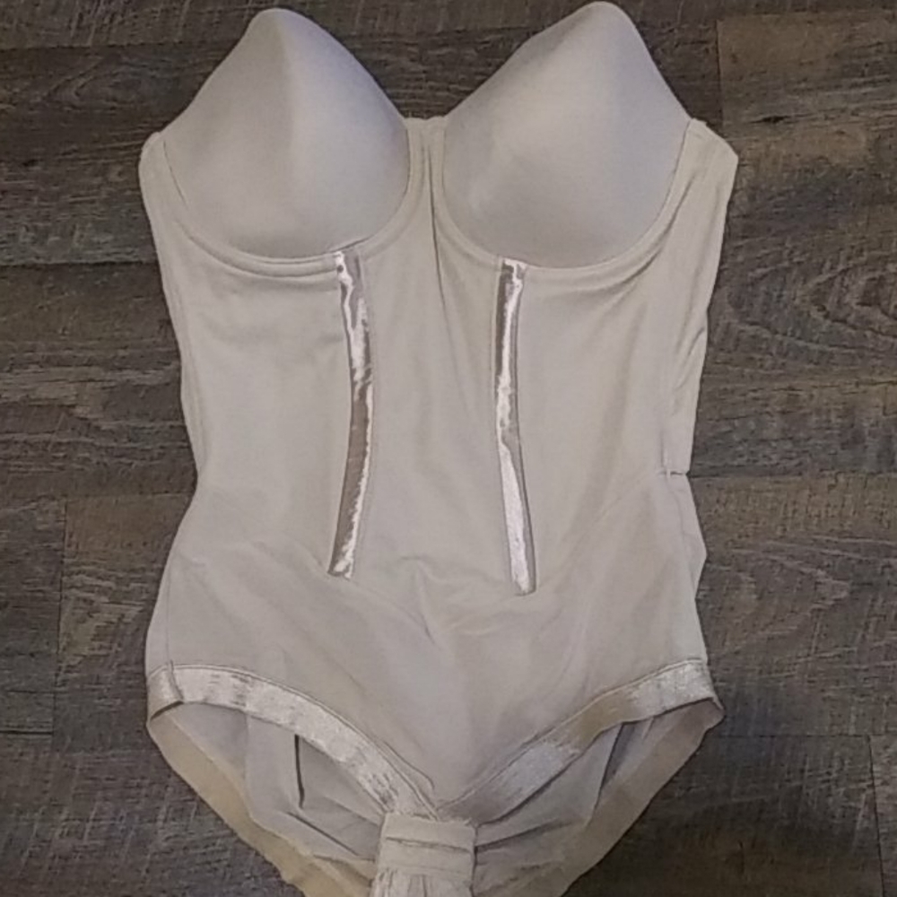 Flexees body shaper.